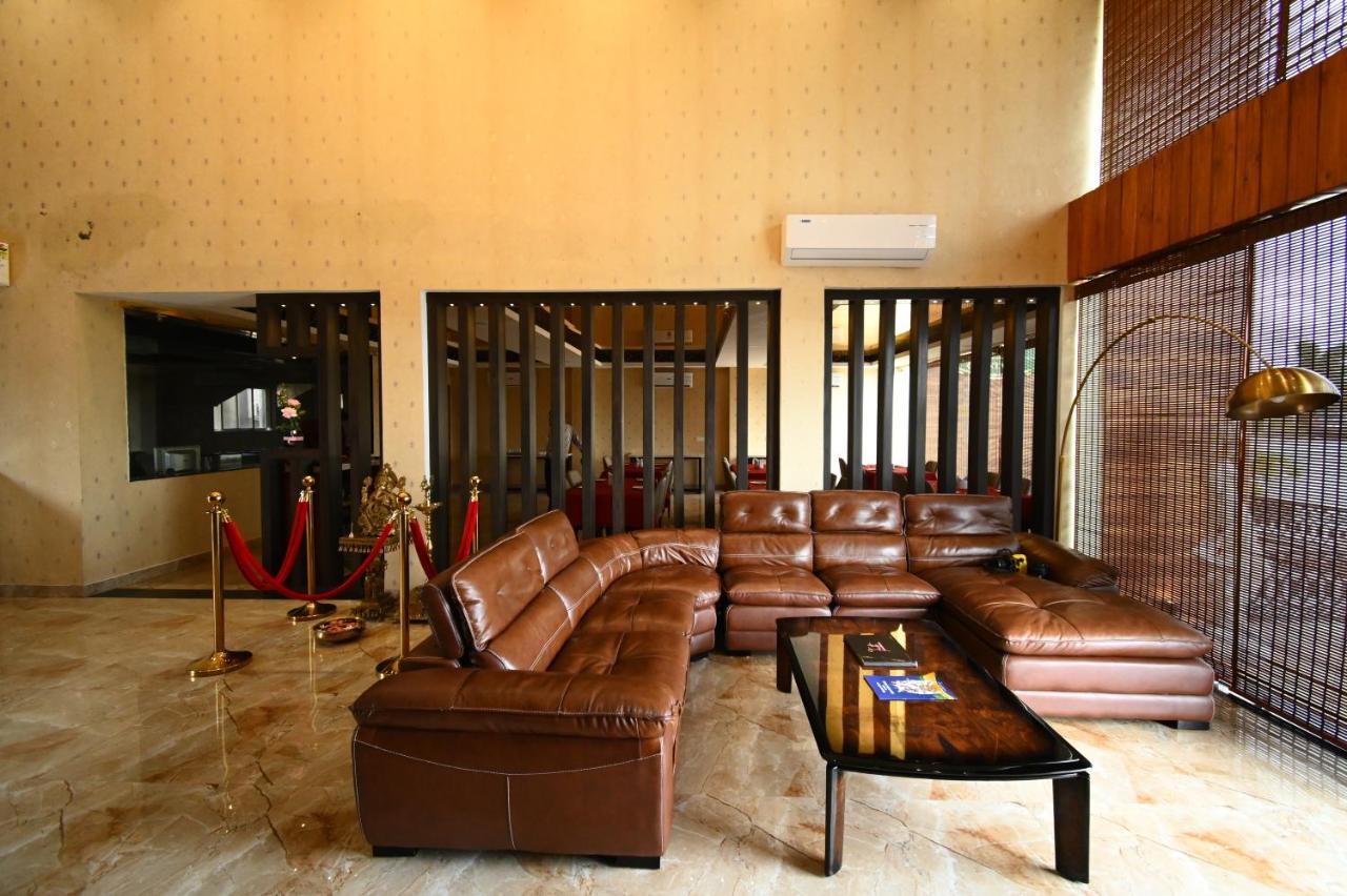 Faith Cricket Club & Resort Bhopal Exterior photo