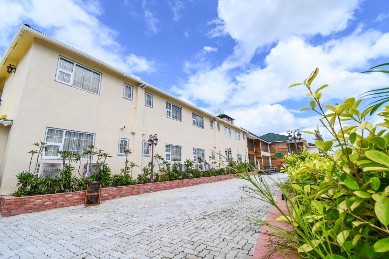 Faith Cricket Club & Resort Bhopal Exterior photo